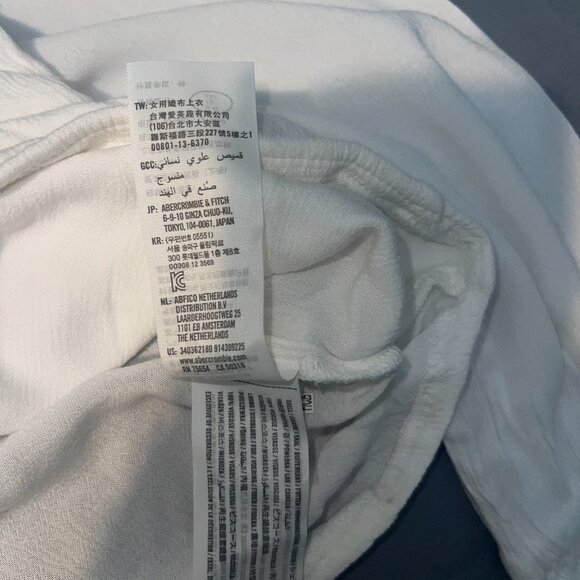 NWT Hollister White Long Sleeve V-Neck Tie Front Shirt - Picture 7 of 9